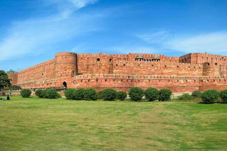 From Delhi: Taj Mahal Sunrise and Agra Fort Tour by Car